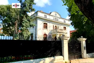 Офис във Варна, Център
