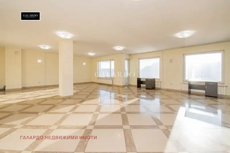 Office in Sofiya, Centyr