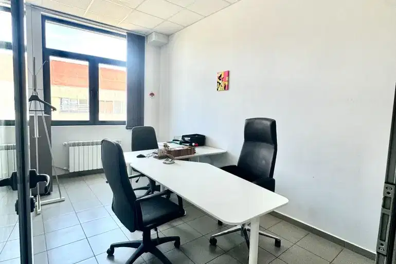 Office in област София, Ravno Pole