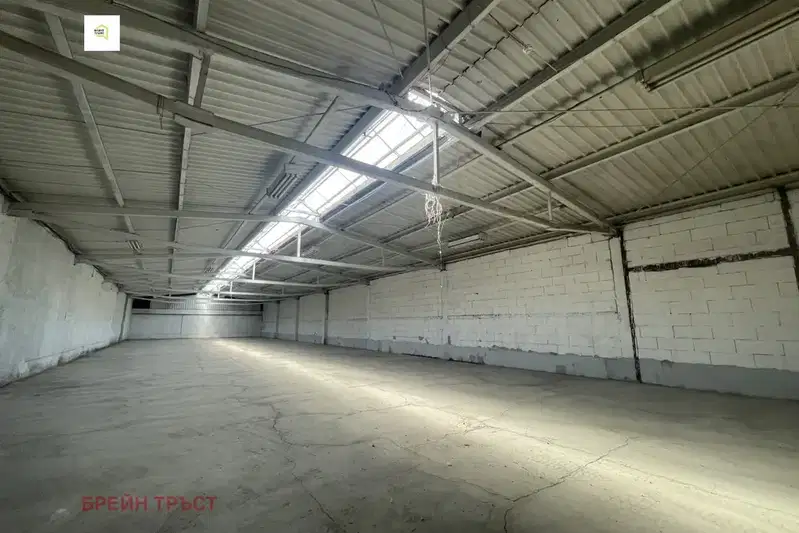 Warehouse in Lokorsko