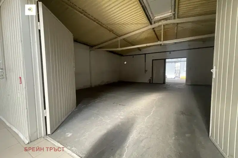 Warehouse in Lokorsko