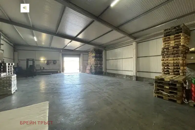 Warehouse in Lokorsko