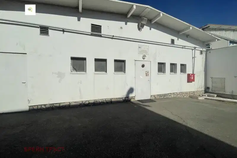 Warehouse in Lokorsko