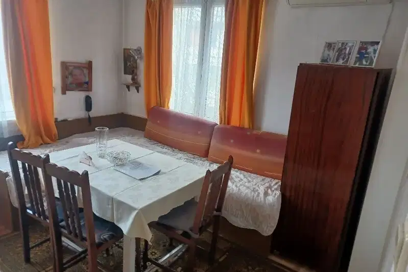 Етаж от къща в Кюстендил, Център