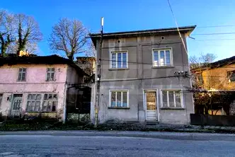 Къща в Ловеч, Троян