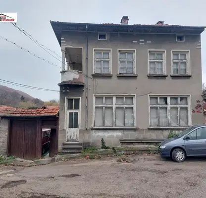 Снимка 2 — Къща в Ловеч, с. Калейца