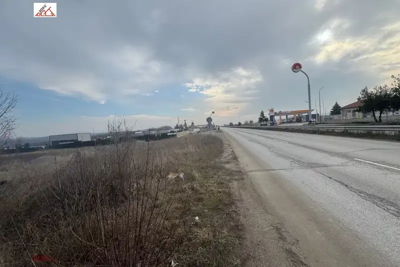 Парцел във Враца, Промишлена зона - Изток