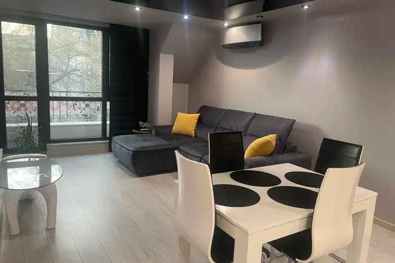 3-bedroom apartment in Plovdiv, Centyr