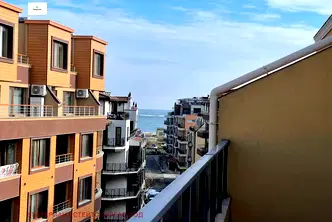 Тристаен апартамент в Бургас, Поморие
