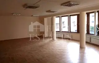 Четиристаен апартамент с балкони в Изток, София
