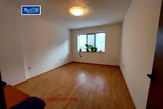 Офис във Велико Търново, Център