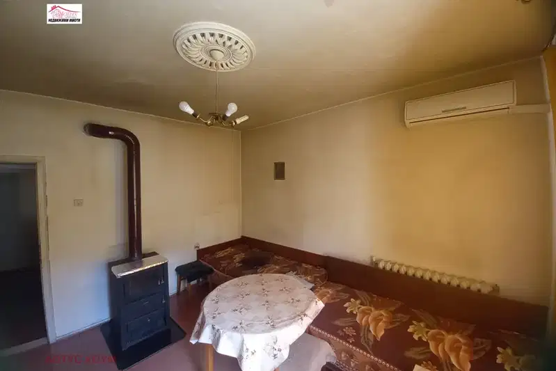 Floor of House in Shumen, Voenno Uchilishte