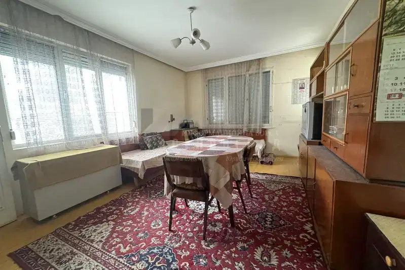 Етаж от къща в Пловдив, Асенов