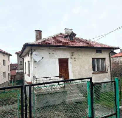 Photo 2 — House in Lozen