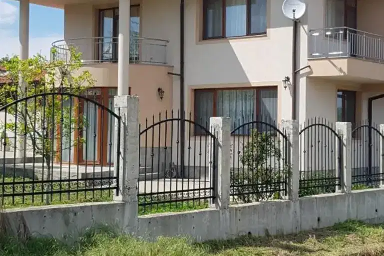 House in Oblast Burgas, Banya