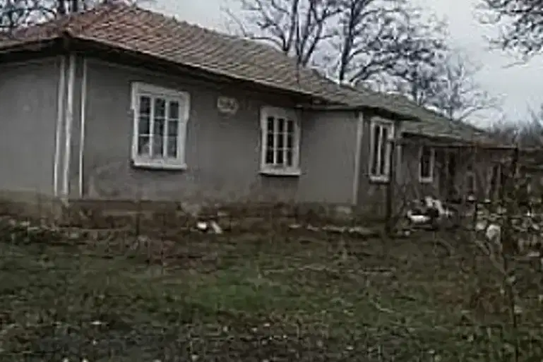 House in Oblast Dobrich, Sredina
