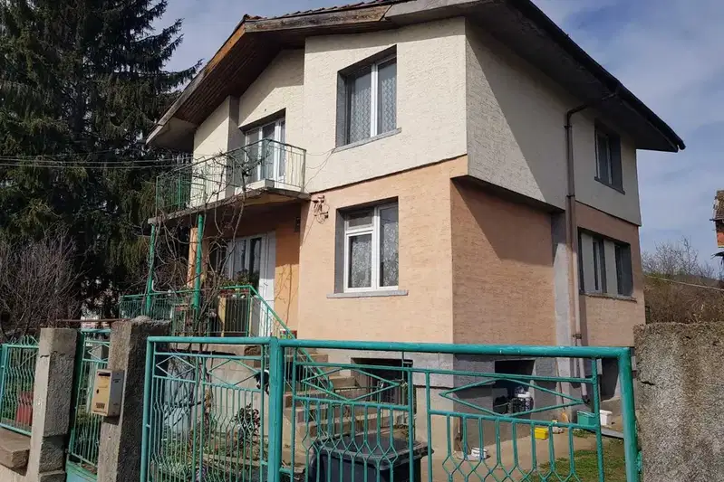 House in област София, Novachene