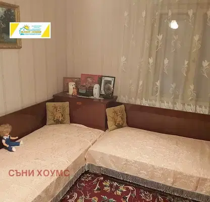 Снимка 5 — Къща във Велико Търново, с. Ресен