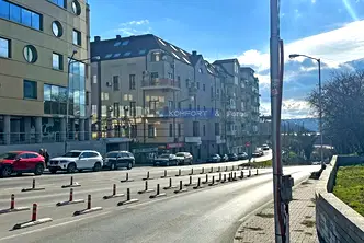 Офис във Варна, Център