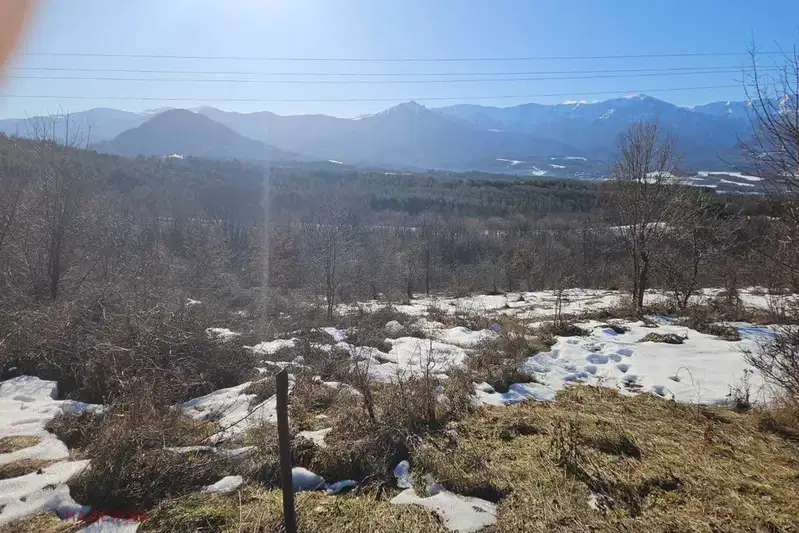 Парцел в Ловеч, Априлци