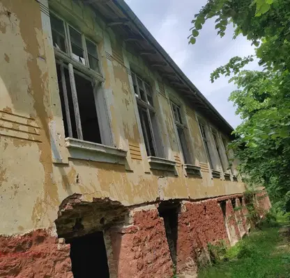 Снимка 2 — Промишлена сграда в Ловеч, с. Карлуково
