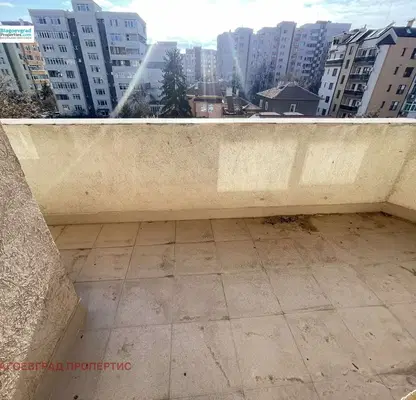 Снимка 5 — Тристаен апартамент в Благоев, Широк център