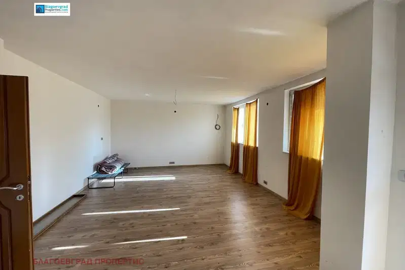 3-bedroom apartment in Благоев, Широк център