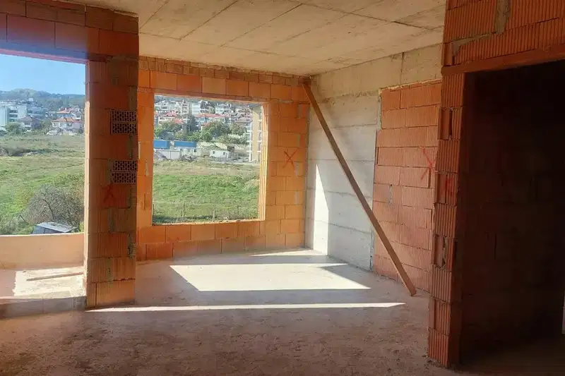 Тристаен апартамент във Варна, Виница