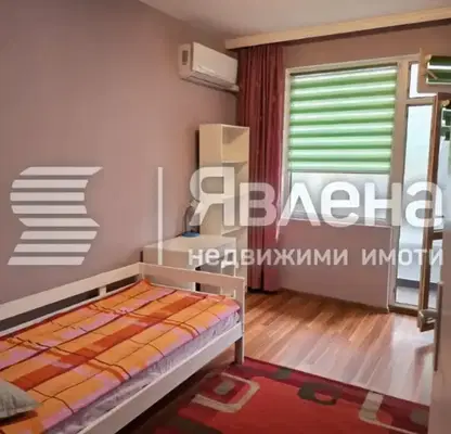 Снимка 5 — Просторен 2-стаен апартамент с две тераси в ЖП Гара, Варна