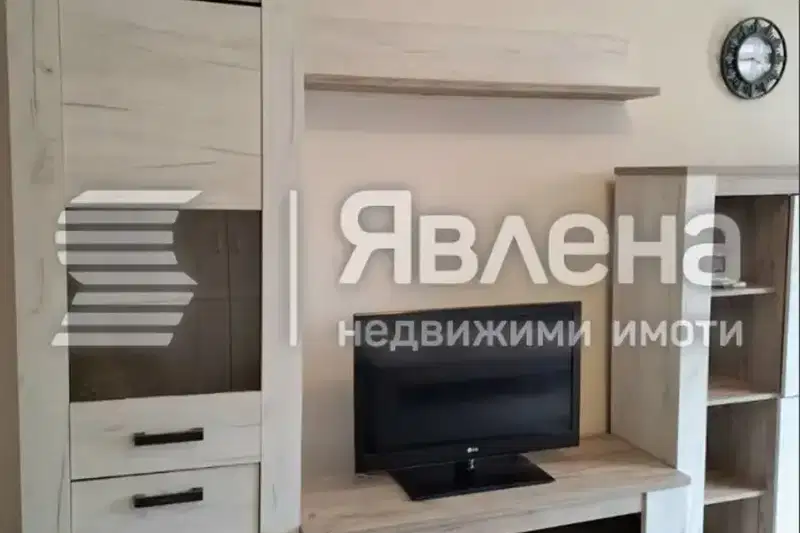 Просторен 2-стаен апартамент с две тераси в ЖП Гара, Варна