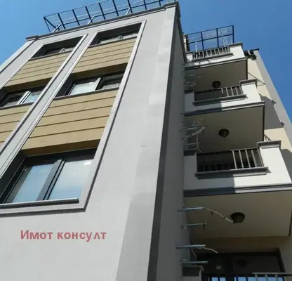 Снимка 2 — Двустаен апартамент в Пловдив, Център