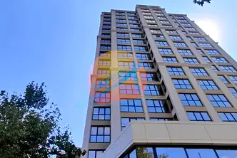Двустаен апартамент с балкон в луксозна сграда в центъра на Бургас