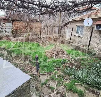 Снимка 5 — Етаж от къща във Варна, Аспарухово