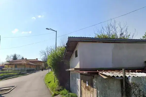 Garage/Parking in Gabrovo, Sirmani