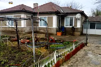 Къща в Добрич, с. Раковски