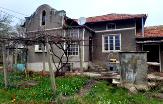 Къща в Габрово, с. Добромирка