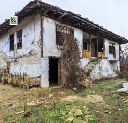 Снимка 2 — Къща във Варна, с. Кривня
