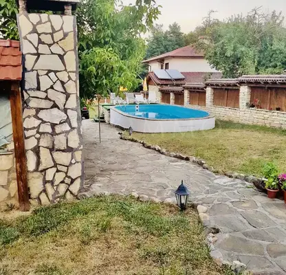 Снимка 3 — Къща във Велико Търново, Елена