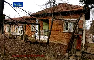 Къща във Велико Търново, с. Вързулица