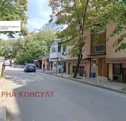 Снимка 2 — Магазин във Варна, Зимно кино Тракия