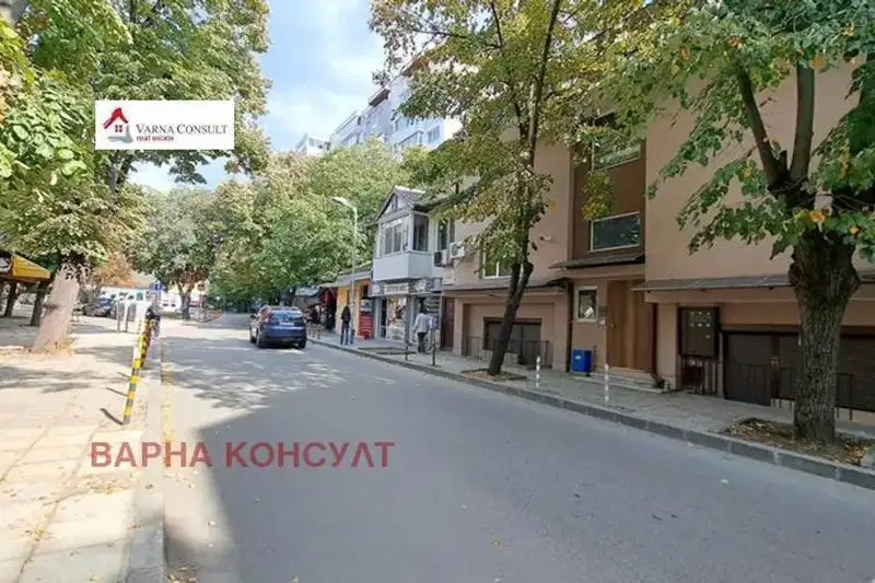 Магазин във Варна, Зимно кино Тракия