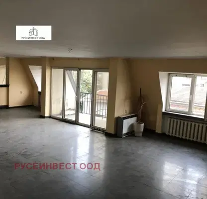 Photo 2 — 5-bedroom apartment in Ruse, Centyr