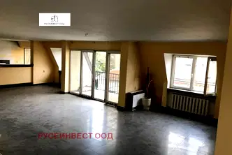 Многостаен апартамент в Русе, Център