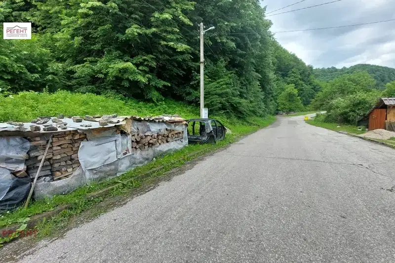 Plot in Gabrovo, Etyra