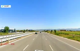 Парцел в София, Враждебна