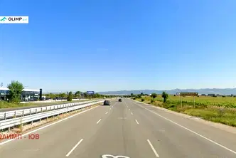 Парцел в София, Враждебна