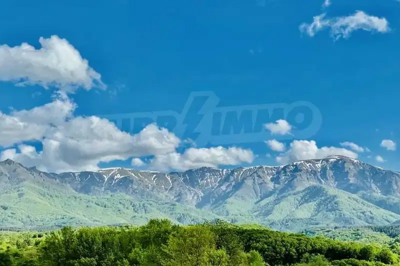 Парцел в Ловеч, Априлци