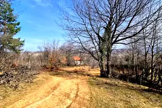 Парцел в Ловеч, Троян