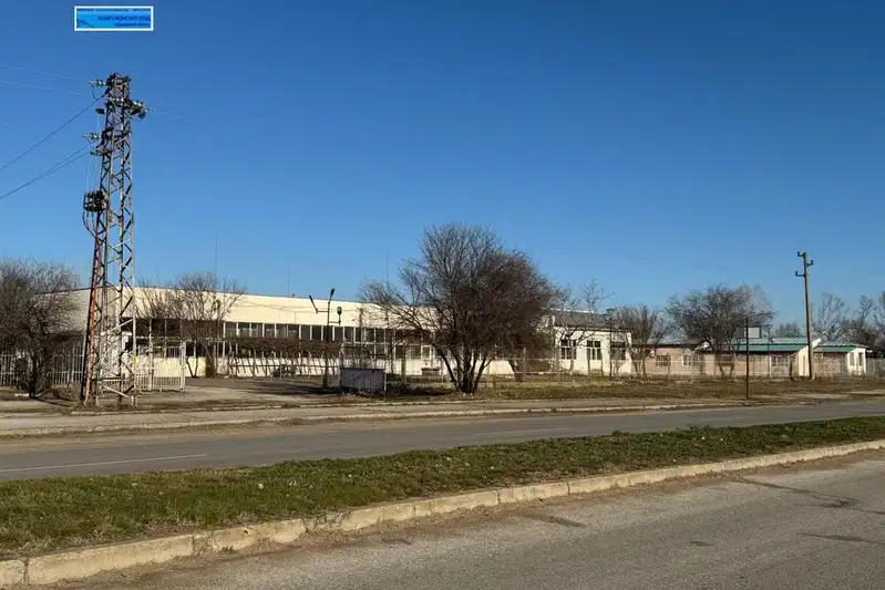 Industrial Building in Lovech, Промишлена зона - Север