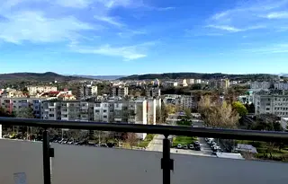 Тристаен апартамент във Велико Търново, Център